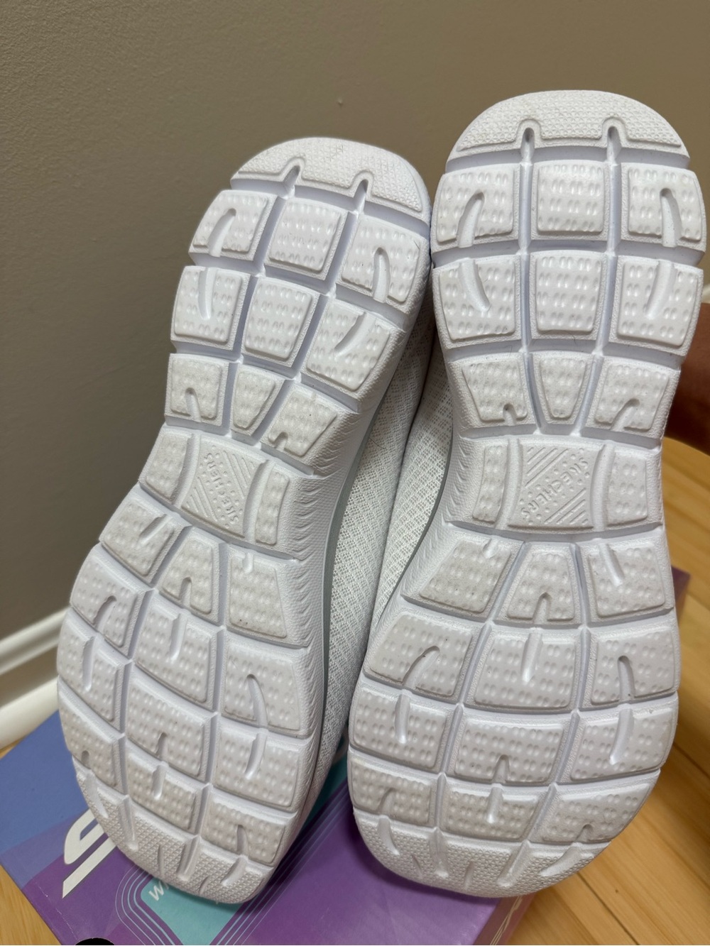 Skechers White Women's Slip-On Athletic Sneakers (please read) - Picture 3 of 5